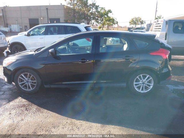 Ford FOCUS SE 2018 1FADP3K27JL261189 Image 14