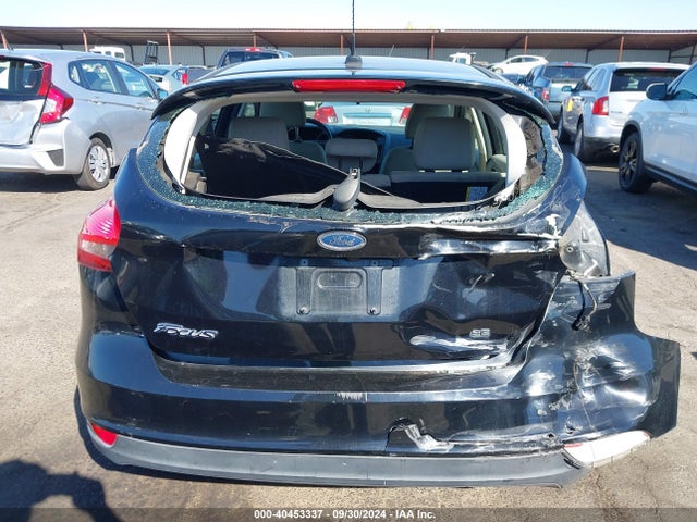 Ford FOCUS SE 2018 1FADP3K27JL261189 Image 16