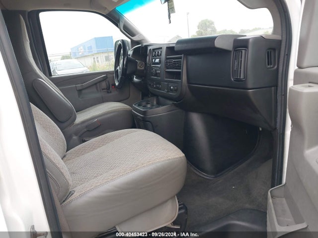 1GAWGFFG4G1168590 Chevrolet Express 2500 Lt