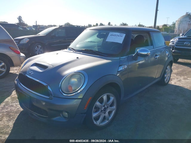 2007 MINI COOPER S WMWMF73517TL92802 Photo 1