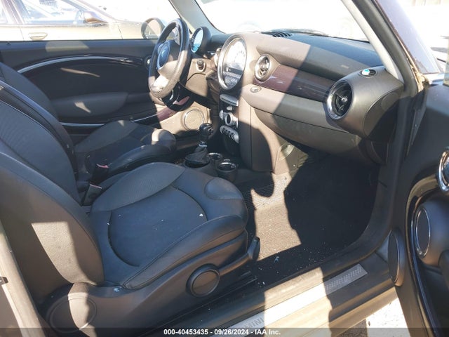 2007 MINI COOPER S WMWMF73517TL92802 Photo 4