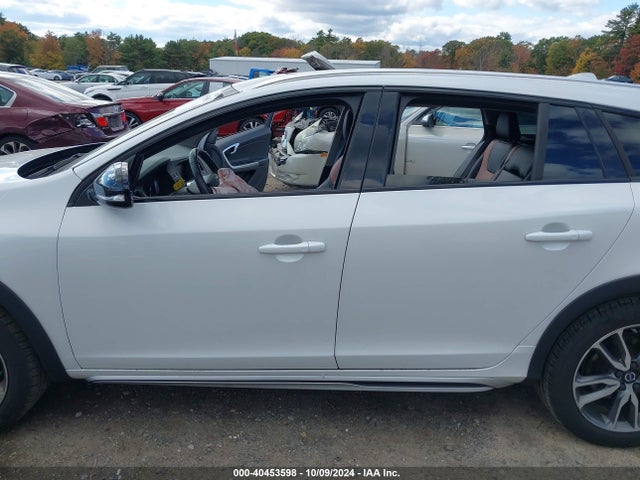 YV4612HK5G1019332 Volvo V60 Cross Country T5