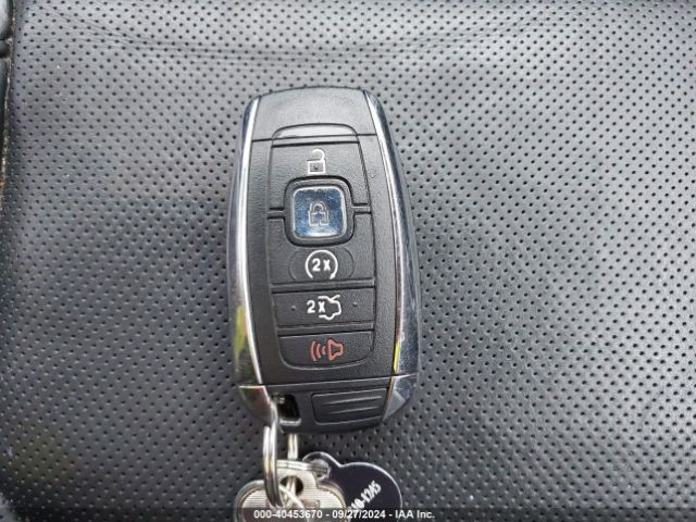 5LMCJ3D9XHUL04552 Lincoln Mkc Reserve