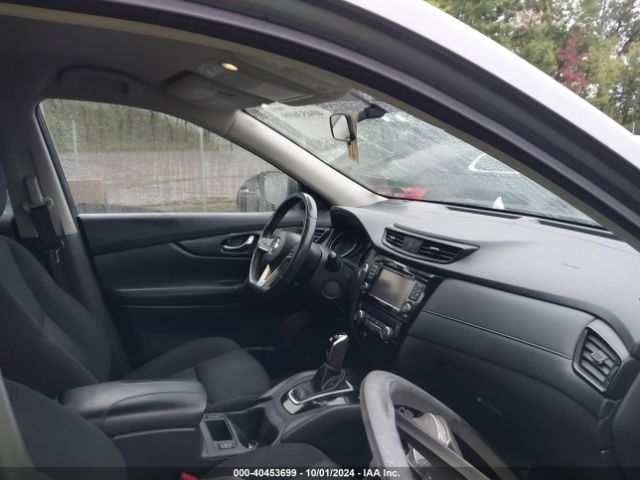 KNMAT2MV9HP517040 Nissan ROGUE SV
