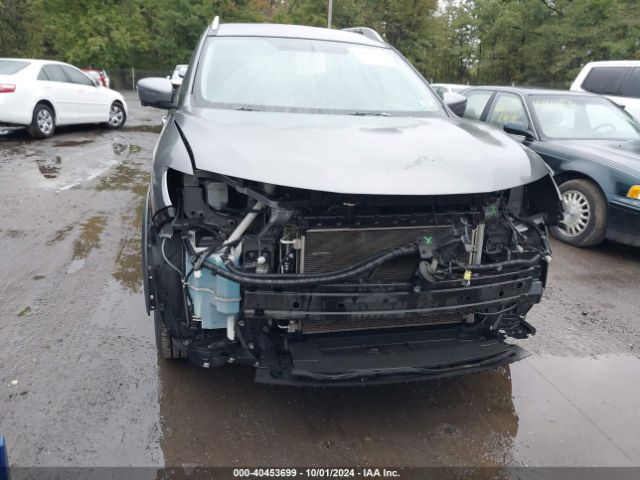 KNMAT2MV9HP517040 Nissan ROGUE SV