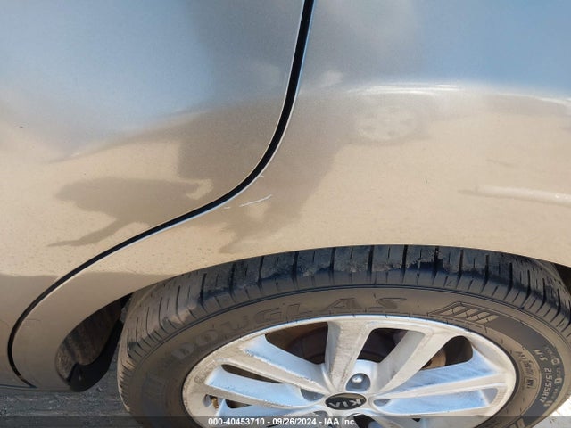 KIA SOUL + 2017 KNDJP3A57H7410602 Image 6
