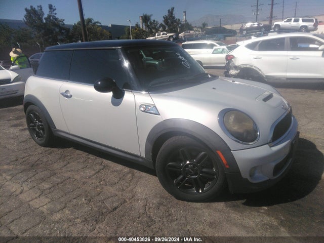 2011 MINI COOPER S WMWSV3C57BTY12929 Photo 0