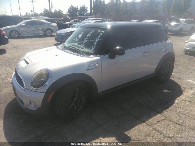 2011 MINI COOPER S WMWSV3C57BTY12929 Photo 1