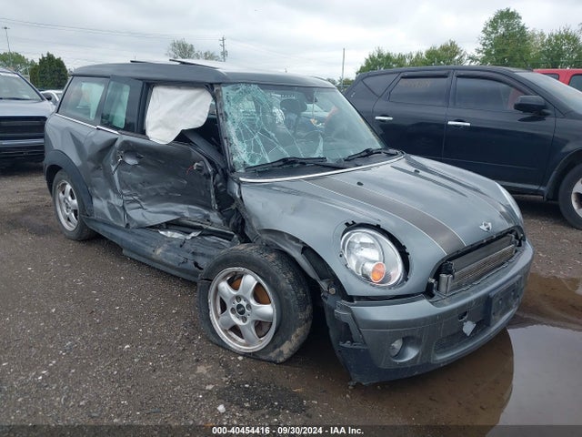 2010 MINI COOPER CLUBMAN WMWML3C56ATX38173 Photo 0