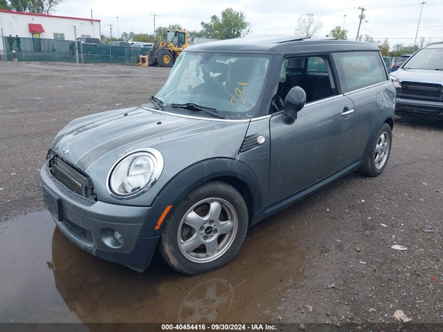 2010 MINI COOPER CLUBMAN WMWML3C56ATX38173 Photo 1