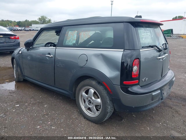2010 MINI COOPER CLUBMAN WMWML3C56ATX38173 Photo 2