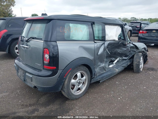 2010 MINI COOPER CLUBMAN WMWML3C56ATX38173 Photo 3