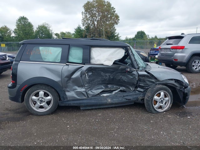 2010 MINI COOPER CLUBMAN WMWML3C56ATX38173 Photo 5