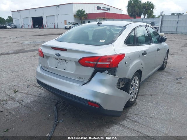 Ford FOCUS S 2016 1FADP3E22GL224071 Image 6