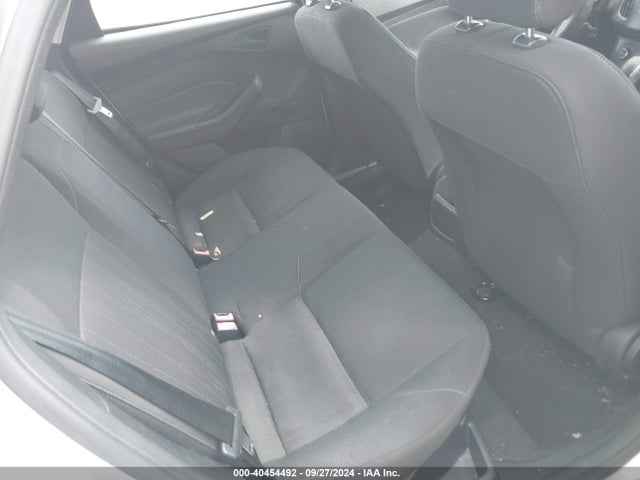 Ford FOCUS S 2016 1FADP3E22GL224071 Image 8