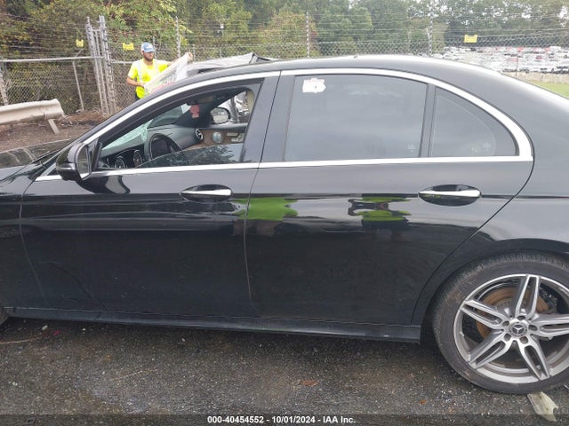 Mercedes-Benz E 300 2018 WDDZF4JB7JA406291 Image 14