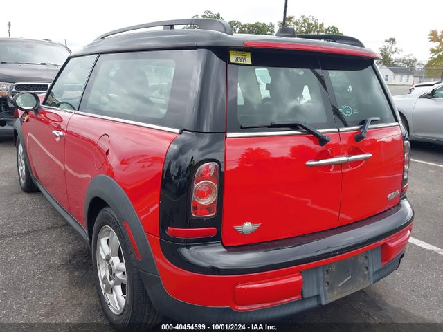 2013 MINI CLUBMAN WMWZF3C54DT489969 Photo 2