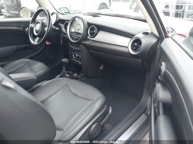 2013 MINI CLUBMAN WMWZF3C54DT489969 Photo 4