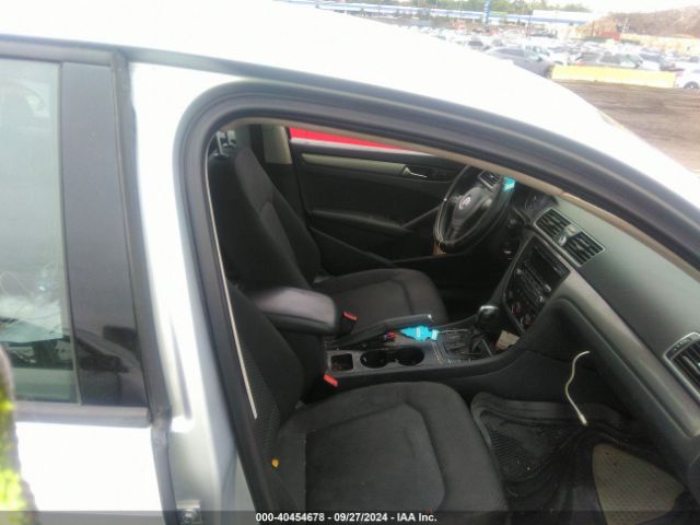 1VWAP7A39EC006576 Volkswagen Passat 2.5l S