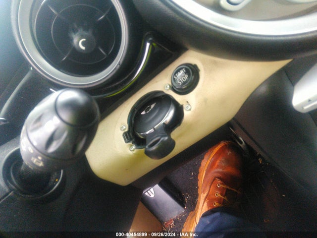 2008 MINI COOPER S WMWMF73548TV37008 Photo 10