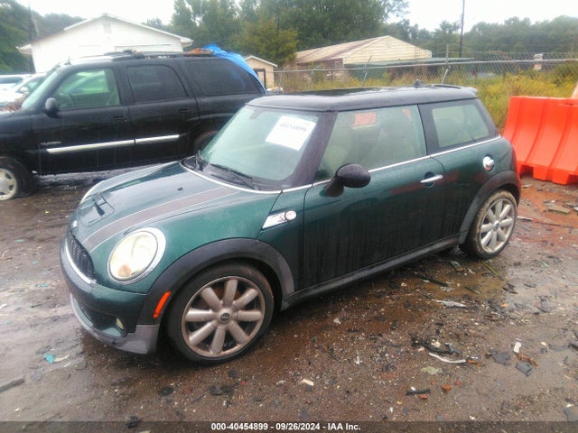 2008 MINI COOPER S WMWMF73548TV37008 Photo 1