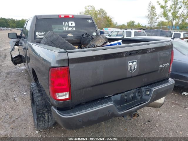 3C6UR5CLXJG223726 RAM 2500 Tradesman  4x4 6'4 Box