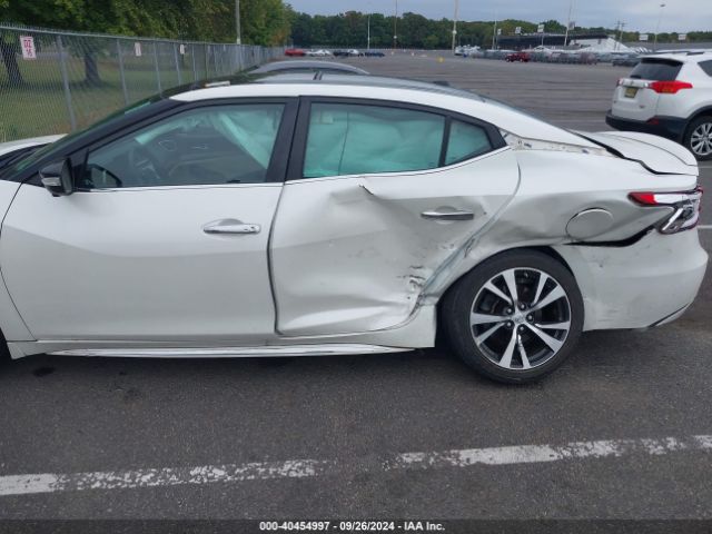 1N4AA6AP2GC405551 Nissan Maxima 3.5 Platinum