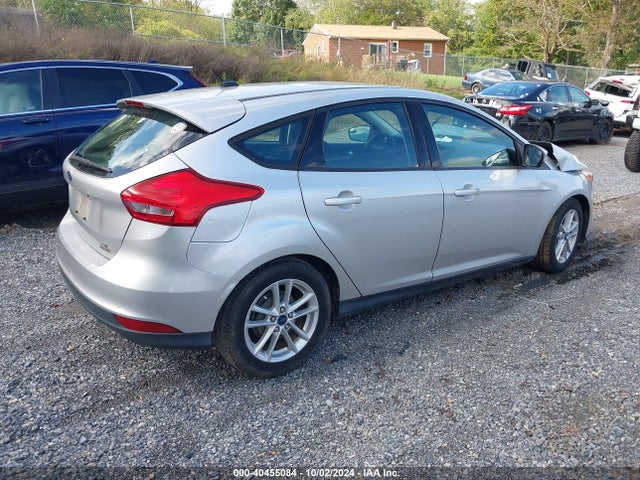Ford FOCUS SE 2015 1FADP3K26FL233715 Image 4