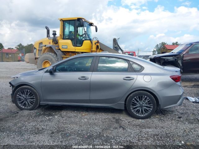 3KPF54AD9PE647082 KIA Forte Gt-line