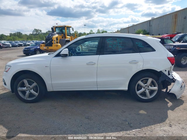 Audi Q5 2.0t Premium 2017 WA1M2AFP7HA080225 Image 14