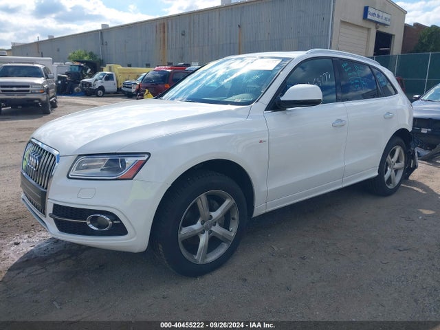 Audi Q5 2.0t Premium 2017 WA1M2AFP7HA080225 Image 2