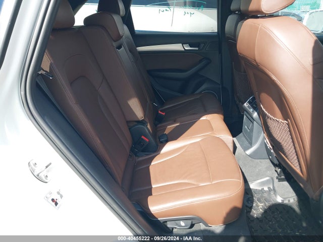 Audi Q5 2.0t Premium 2017 WA1M2AFP7HA080225 Image 8