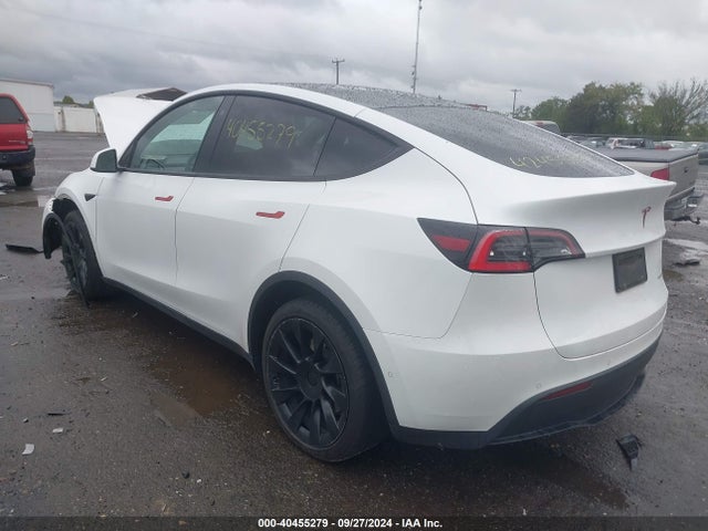 2021 TESLA MODEL Y 5YJYGDEEXMF076973 Photo 2