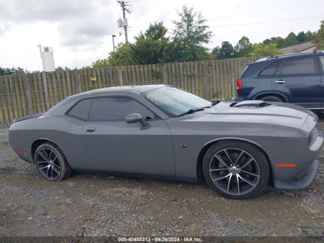 2C3CDZFJ1HH664356 Dodge Challenger 392 Hemi Scat Pack Shaker