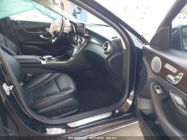 55SWF4JB0FU064449 Mercedes-Benz C 300 Luxury/sport