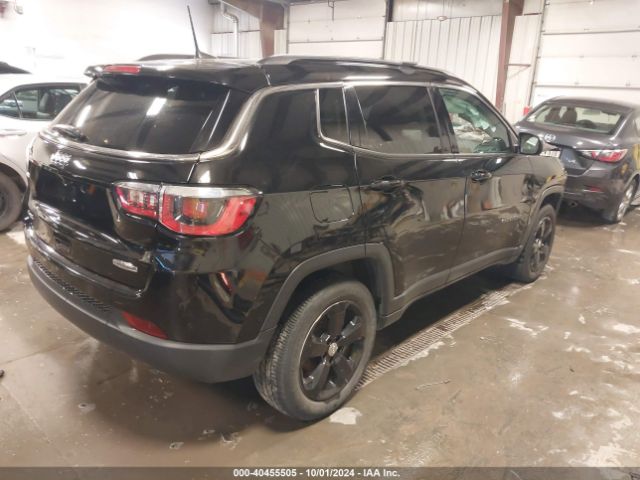 3C4NJDBB1KT767600 Jeep Compass Latitude 4x4