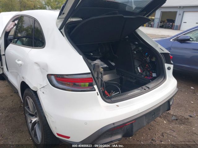 2022 PORSCHE MACAN WP1AA2A50NLB07268 Photo 2