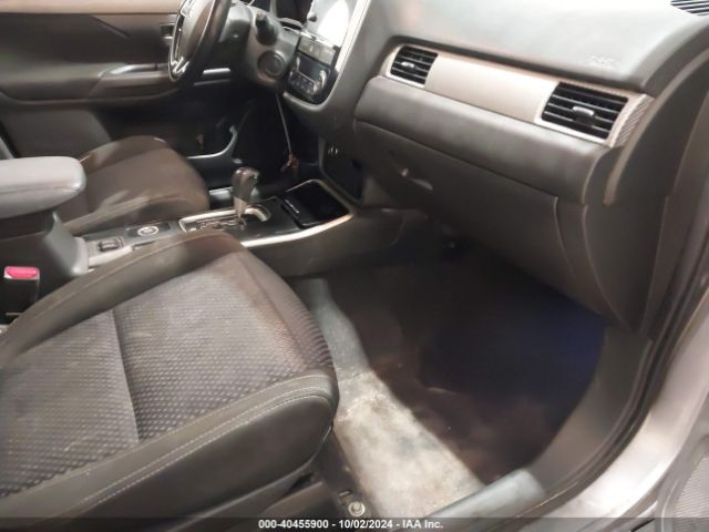 2018 MITSUBISHI OUTLANDER JA4AZ3A37JZ016756 Photo 4