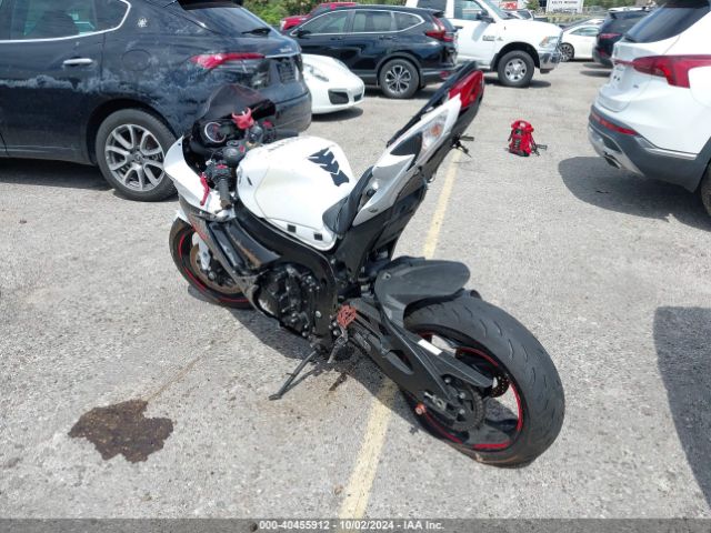 2019 SUZUKI GSX-R750 JS1GR7MA7K7101198 Photo 2
