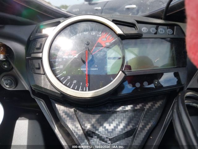 2019 SUZUKI GSX-R750 JS1GR7MA7K7101198 Photo 6