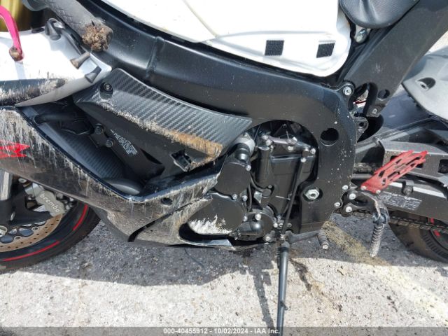 2019 SUZUKI GSX-R750 JS1GR7MA7K7101198 Photo 8