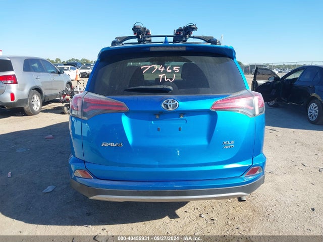 Toyota Rav4 Xle 2017 JTMRFREV3HD204262 Image 16