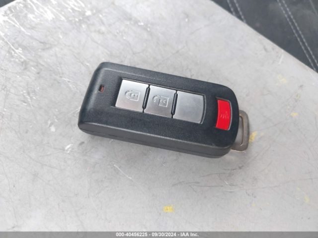 JA4AD3A39LZ015416 Mitsubishi Outlander Se 2.4