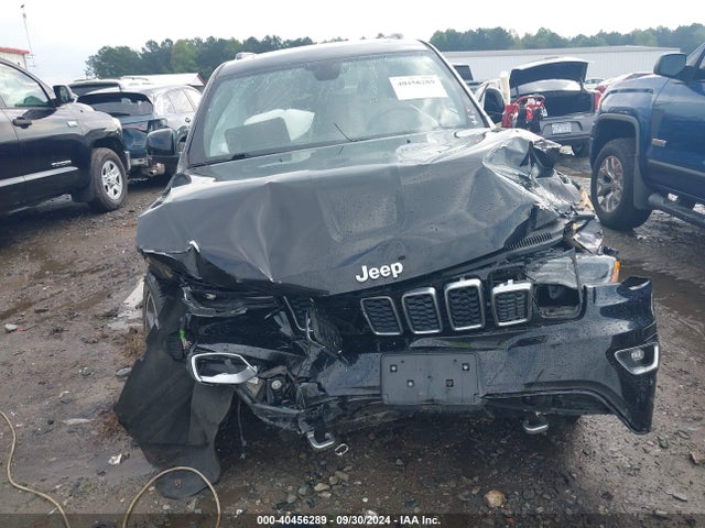 1C4RJFBG7JC157039 Jeep Grand Cherokee Sterling Edition 4x4