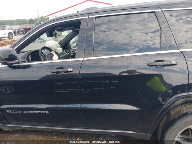 1C4RJFBG7JC157039 Jeep Grand Cherokee Sterling Edition 4x4