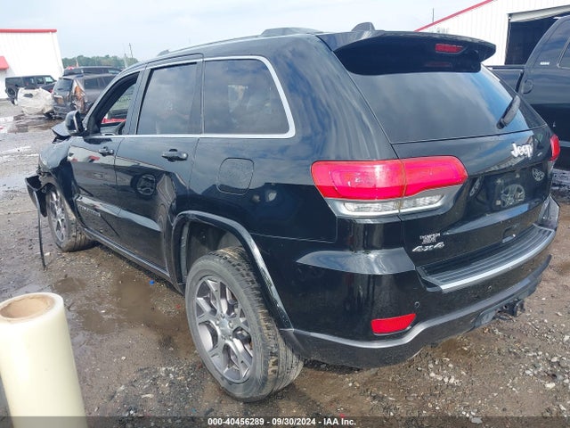 1C4RJFBG7JC157039 Jeep Grand Cherokee Sterling Edition 4x4
