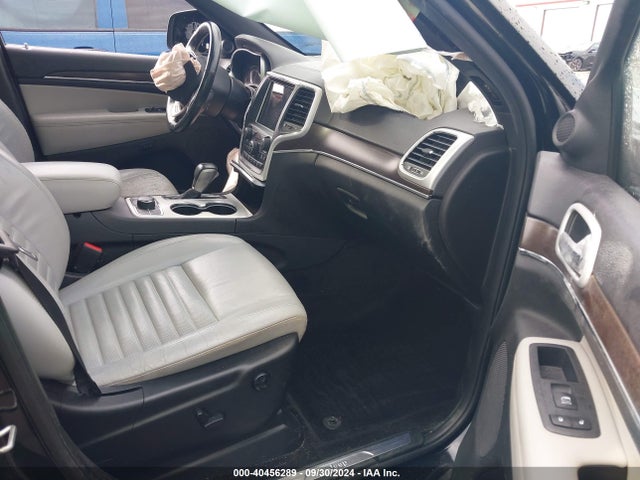 1C4RJFBG7JC157039 Jeep Grand Cherokee Sterling Edition 4x4