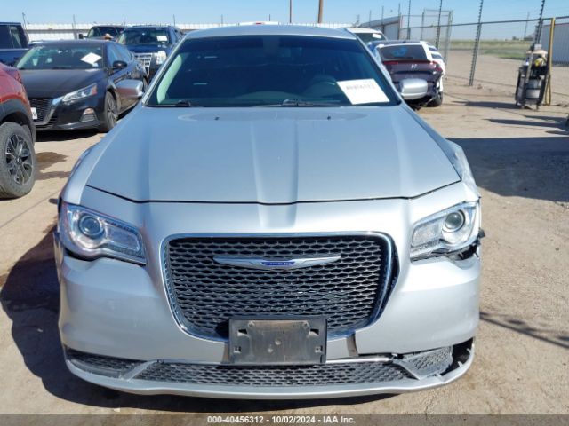 2C3CCAAG4KH666318 Chrysler 300 Touring L