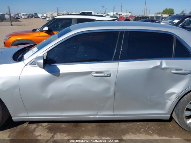2C3CCAAG4KH666318 Chrysler 300 Touring L