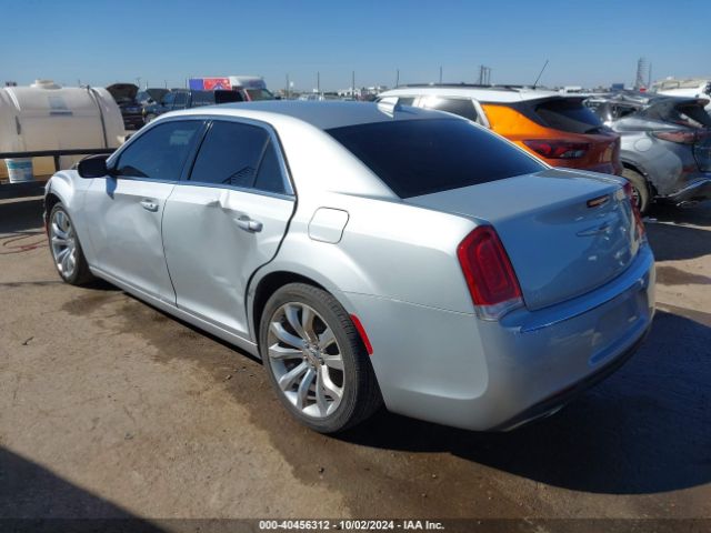 2C3CCAAG4KH666318 Chrysler 300 Touring L